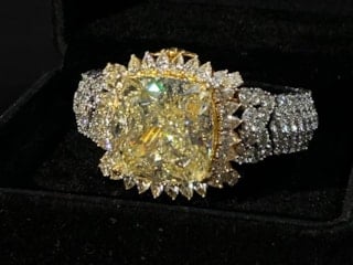 Kapalıçarşı’da yakalanan 80 karatlık kaçak elmas sergileniyor