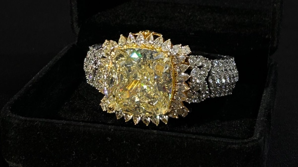 Kapalıçarşı’da yakalanan 80 karatlık kaçak elmas sergileniyor