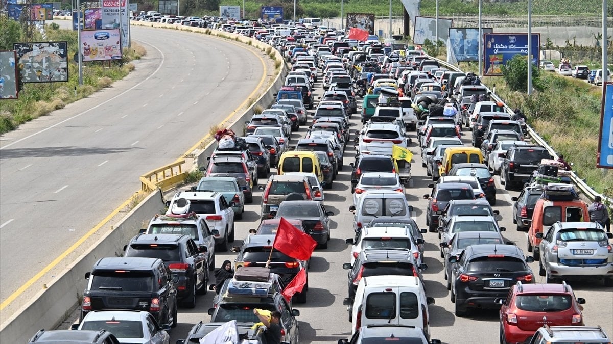 Lübnan'da ateşkes: İsrail saldırılarında yerinden edilenler evlerine dönmeye başladı