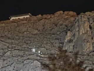 Van’da kayalıklardan atlayan firari hükümlü kurtarıldı