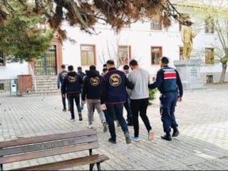 Eskişehir'de çobanları hamamda oyalayıp 36 büyükbaş hayvanı çaldılar