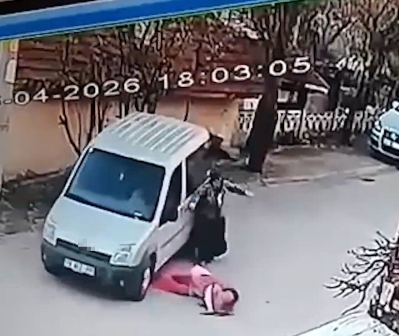 Bolu'da eşini çocuklarının gözü önünde darbedip araçla ezen şüpheli tutuklandı