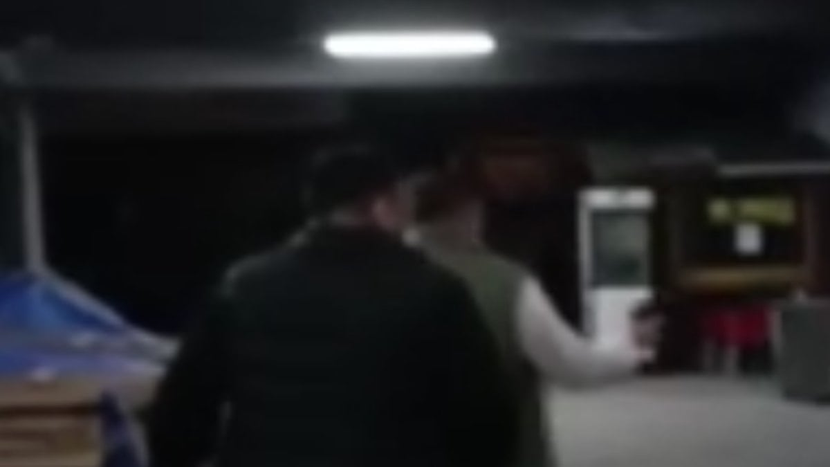 Zonguldak'ta tüfekle iş yerine kurşun yağdıran şahıs kameraya yansıdı