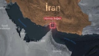 Hürmüz Boğazı'nın açılmasının ardından oluşan gemi trafiği görüntülendi