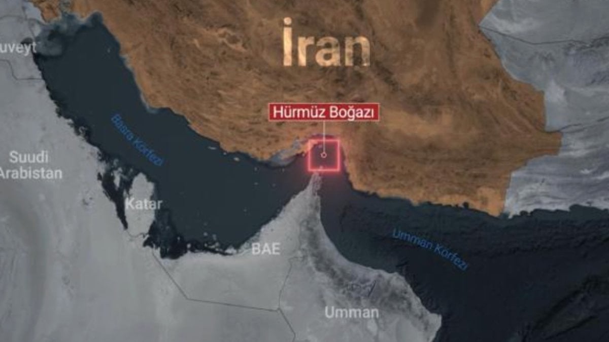 Hürmüz Boğazı'nın açılmasının ardından oluşan gemi trafiği görüntülendi