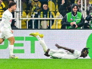Rizesporlu Ali Sowe'dan Fenerbahçe'ye 5. gol