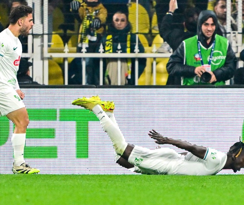 Rizesporlu Ali Sowe'dan Fenerbahçe'ye 5. gol