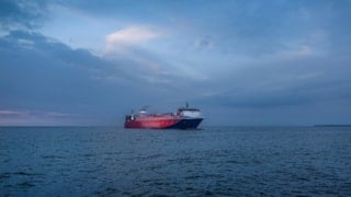 Hürmüz Boğazı'nda trafik başladı: Ateşkesin uzaması gündemde