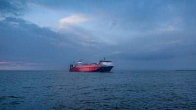 Hürmüz Boğazı'nda trafik başladı: Ateşkesin uzaması gündemde