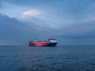 Hürmüz Boğazı'nda trafik başladı: Ateşkesin uzaması gündemde