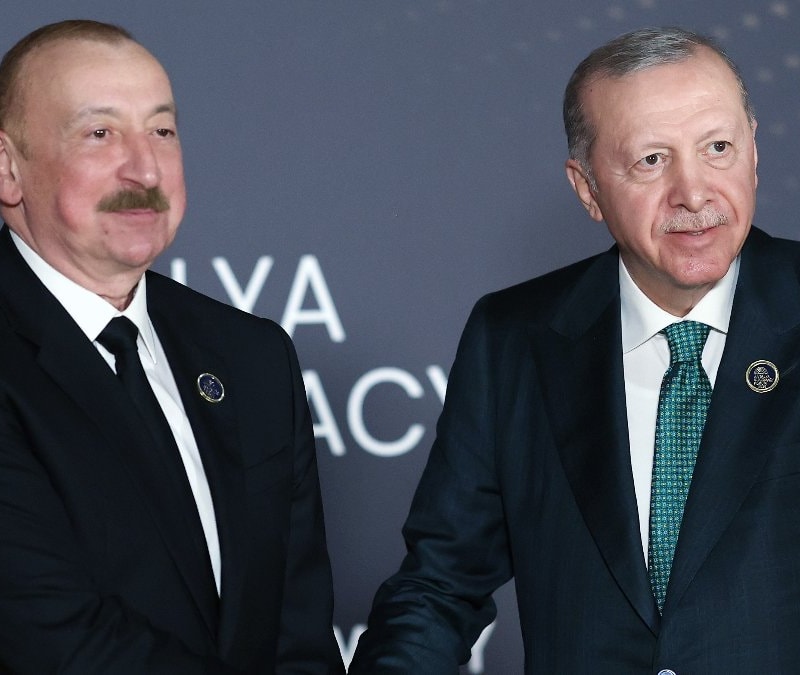 Cumhurbaşkanı Erdoğan, Azerbaycan Cumhurbaşkanı Aliyev ile bir araya geldi
