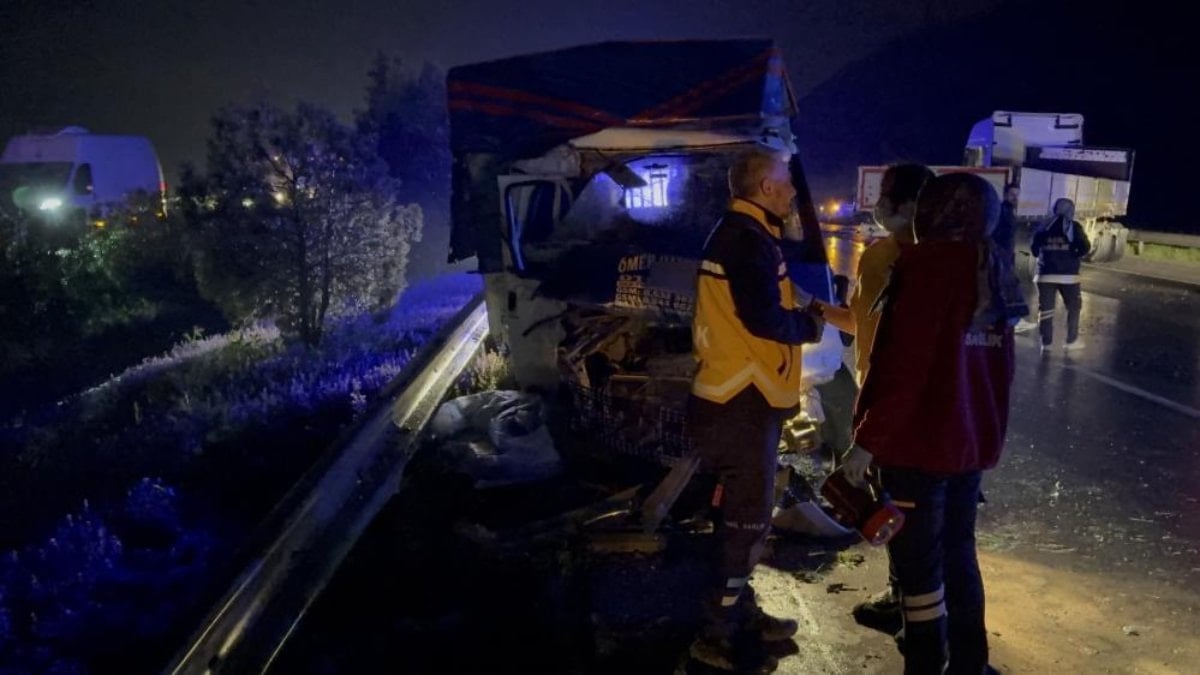 Gaziantep'te tırla çarpışan kamyonetteki 1 kişi öldü