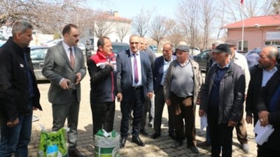 Erzincan Çayırlı’da 133 çiftçiye 10 ton yonca tohumu desteği