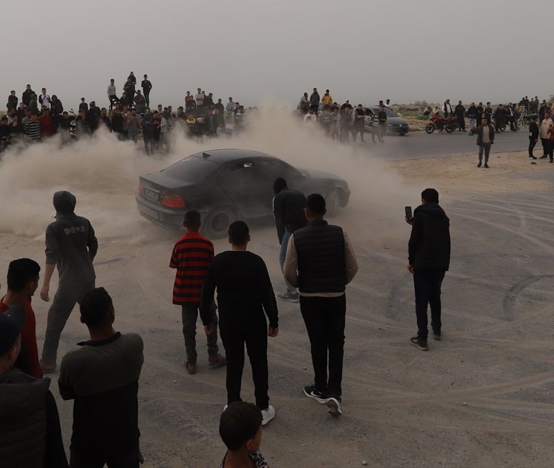 Gazze’de gençler, drift gösterisiyle savaşa inat eğlendiler