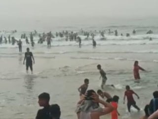 Gazze’de sıcak ve savaş arasında: Sahiller 'nefes alma alanı'na dönüştü