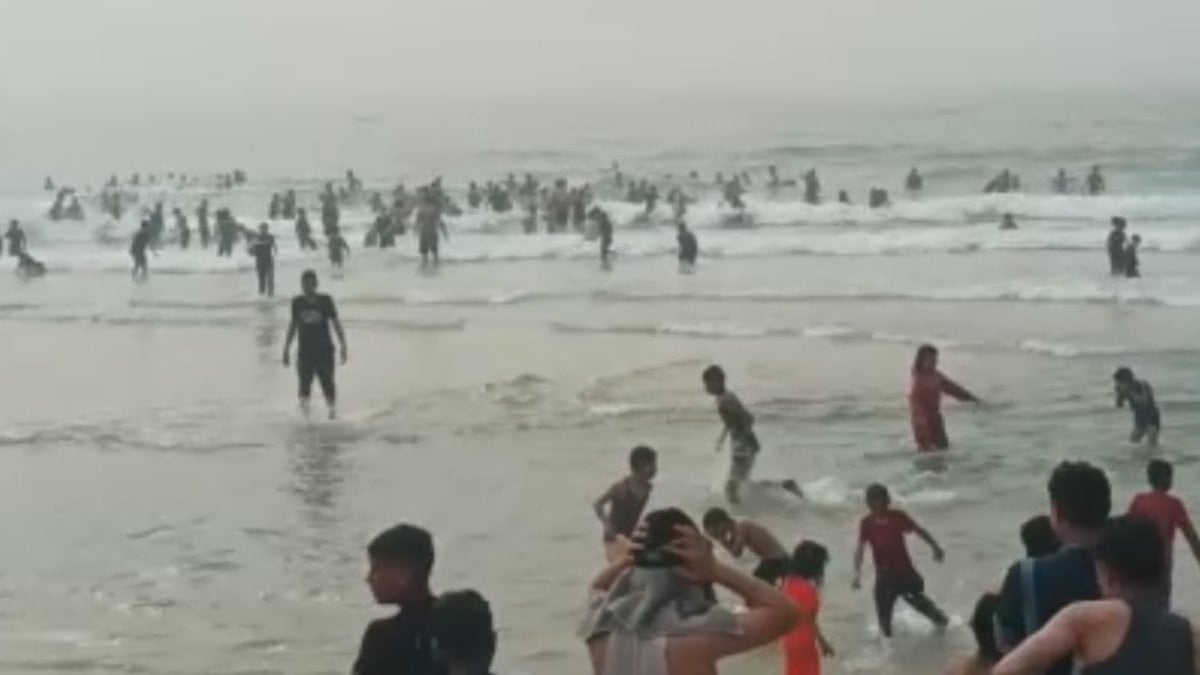 Gazze’de sıcak ve savaş arasında: Sahiller 'nefes alma alanı'na dönüştü