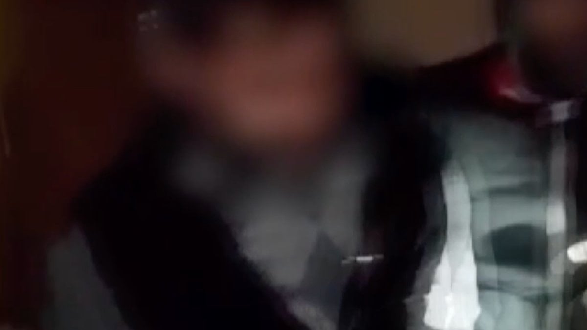 Kars'ta 17 yıl hapis cezası bulunan firari bazanın altında yakalandı