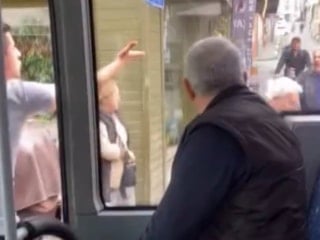 Bursa'da trafikte baltalı kavga: Otobüs şoförüne saldırdı