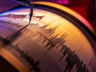 Afganistan'ın Pakistan sınırında 5,3 büyüklüğünde deprem meydana geldi