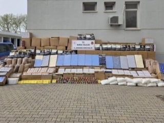Bursa’da kaçak tütün operasyonu: Depo ve araçlardan milyonluk ürün çıktı