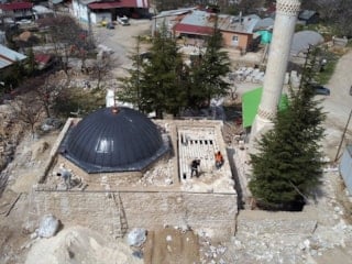 Darende’de deprem izleri siliniyor: Tarihi camiler aslına uygun şekilde yenileniyor