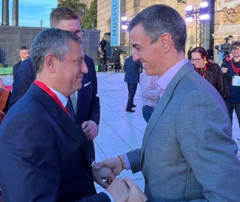 Özgür Özel'in Pedro Sanchez hayranlığı