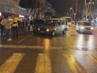 Antalya’da ters yön faciası kamerada: 4 araç birbirine girdi