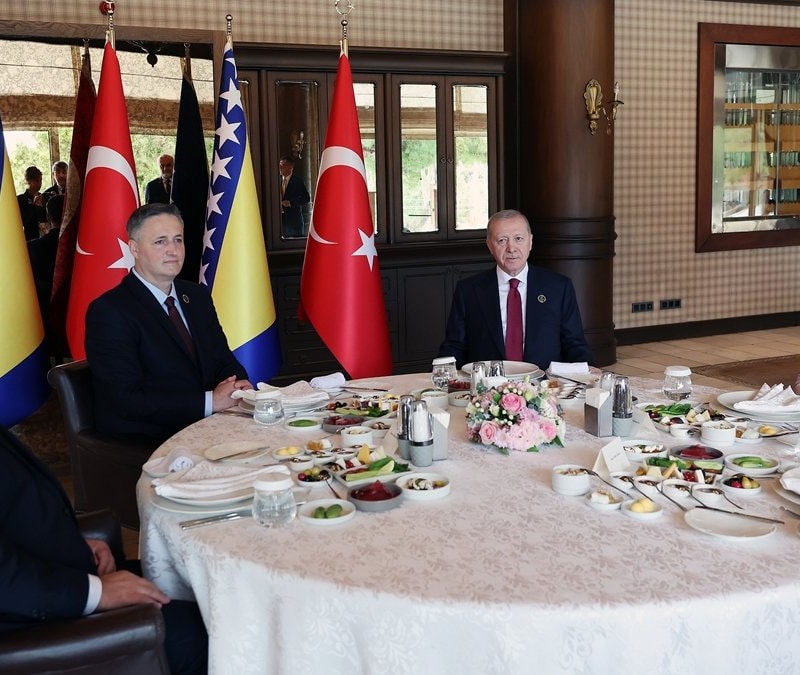 Cumhurbaşkanı Erdoğan, Bosna Hersek Devlet Başkanlığı Konseyi üyeleriyle görüştü