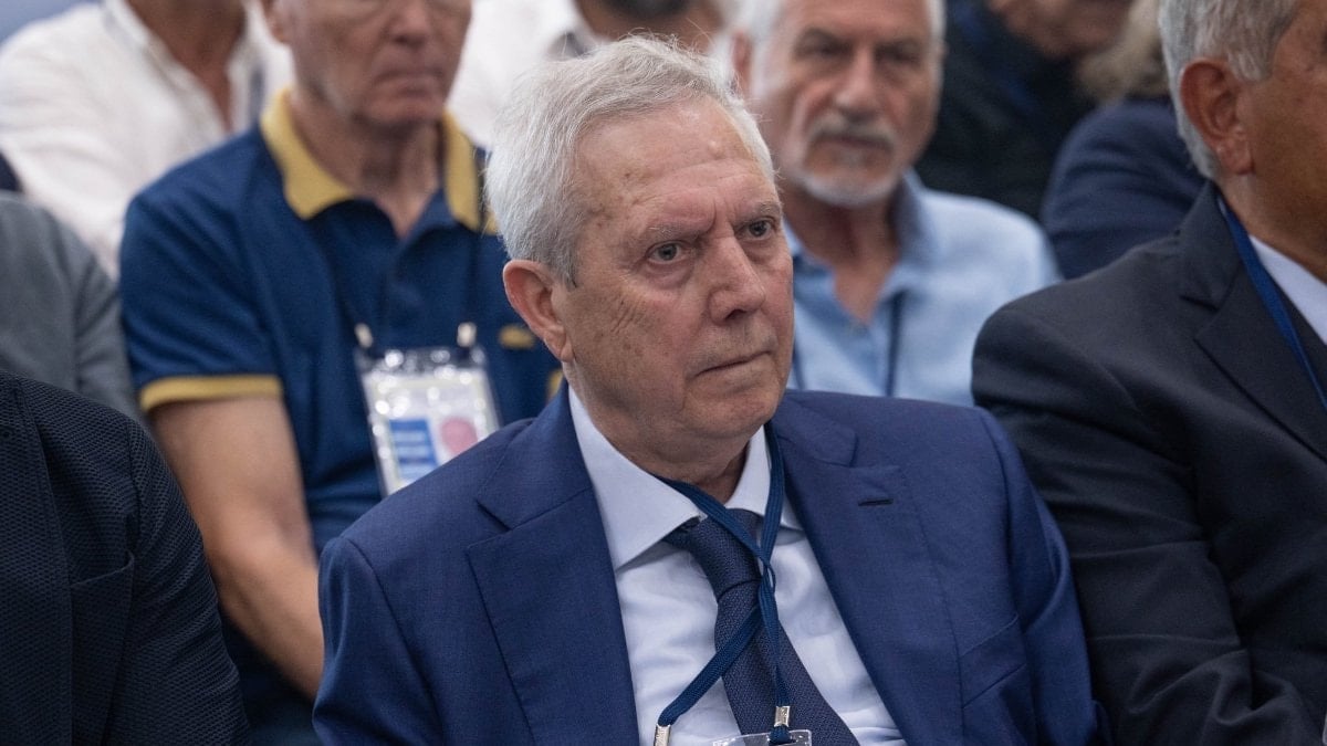 Fenerbahçe'de Yüksek Divan Kurulu toplantısı! Aziz Yıldırım'dan zehir zemberek sözler...