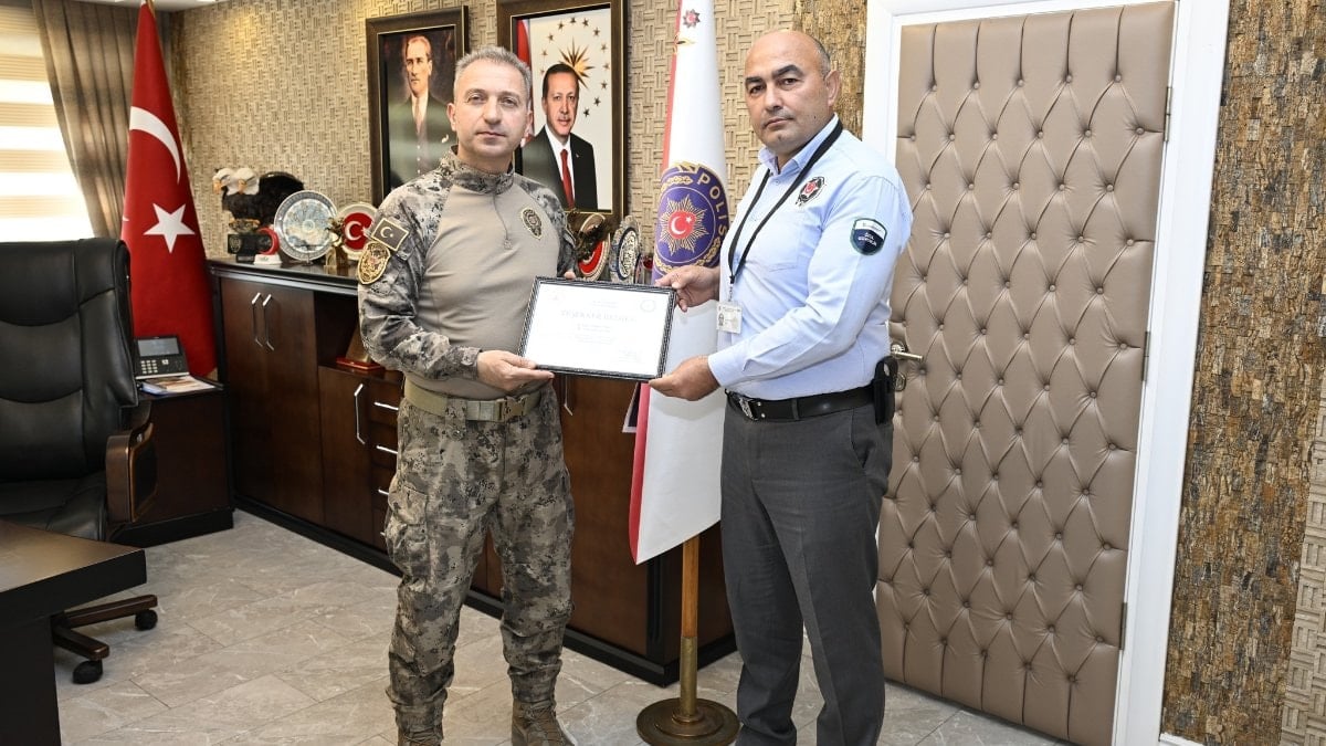 Amasya'da dikkatli güvenlik görevlisi, 909 bin liralık dolandırıcılığı engelledi