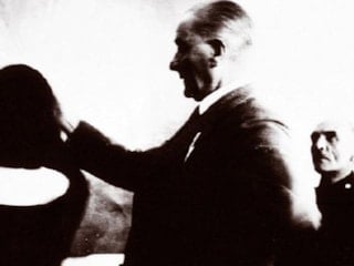 Tarihte iz bırakmış liderlerin imzaları: Atatürk'ün 5 imzası daha var