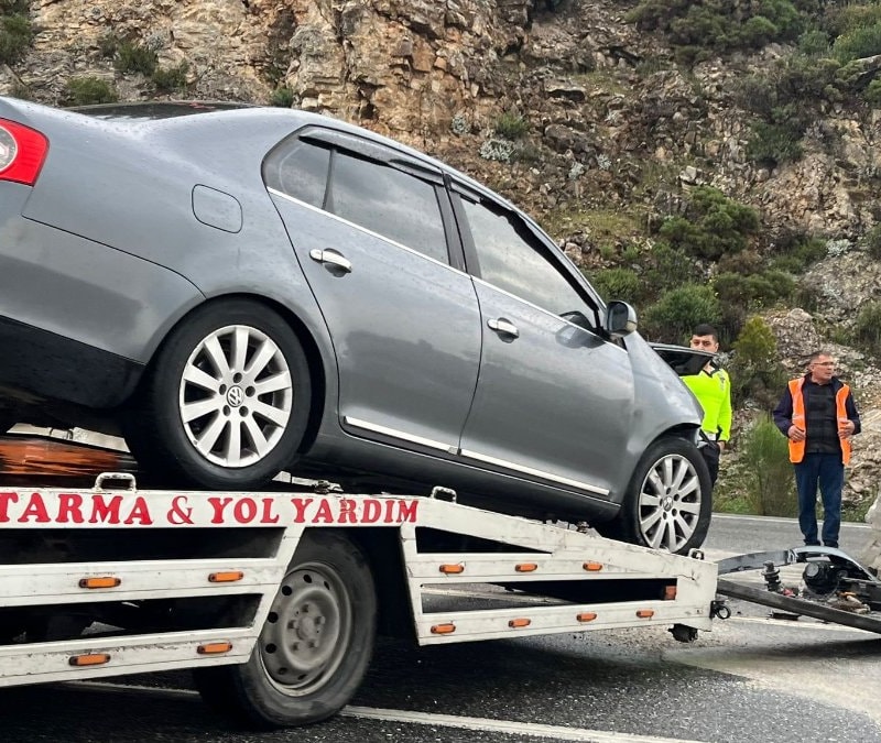 Sakar Geçidi’nde trafik kazası: 3 yaralı