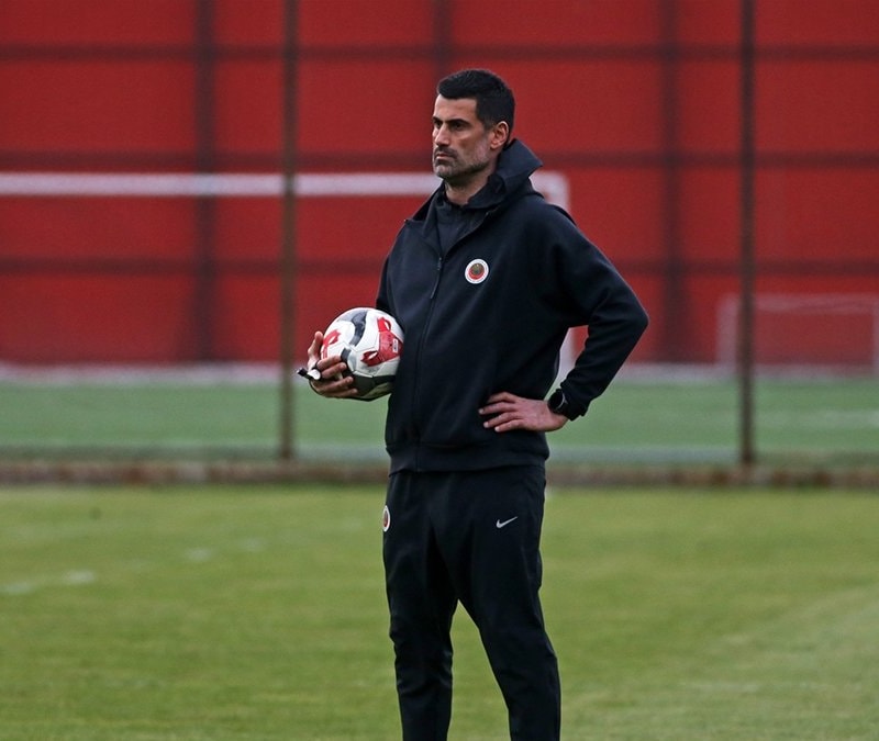 Gençlerbirliği tribünleri: Volkan Demirel istifa!