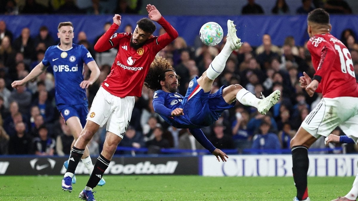 Manchester United, deplasmanda Chelsea'yı tek golle geçti