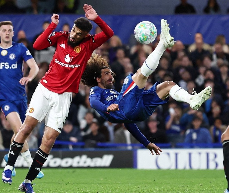Manchester United, deplasmanda Chelsea'yı tek golle geçti