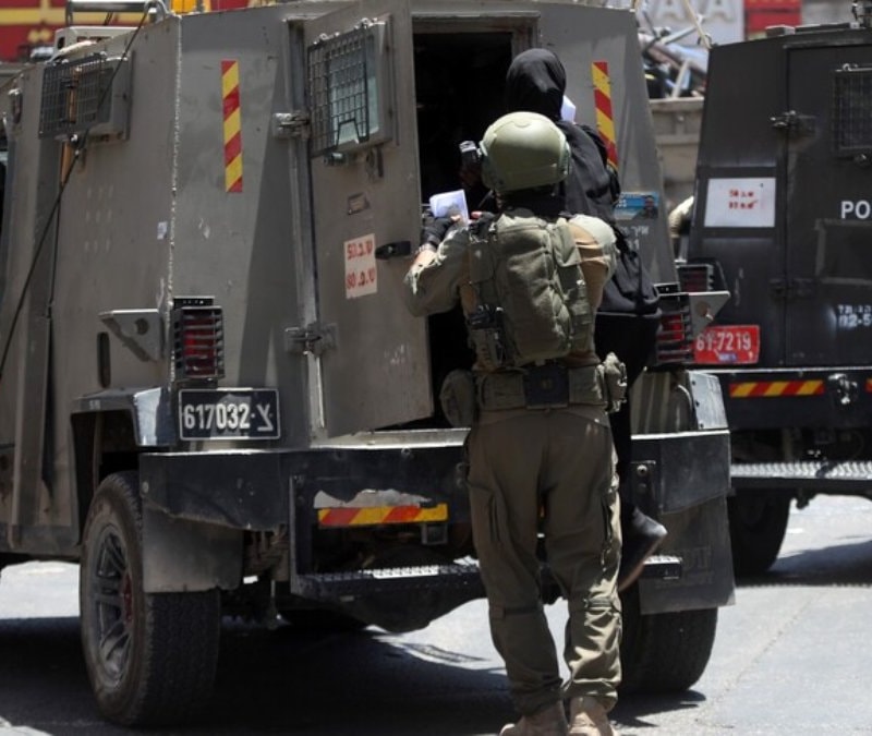 İsrailliler Batı Şeria'da yaşlı bir kadını darbetti