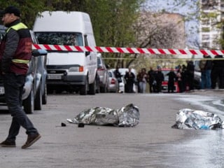 Kiev'de kimliği belirsiz bir kişinin ateş açması sonucu 6 kişi öldü