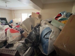 İstanbul'da çöp evin tahliyesini durdurma kararı