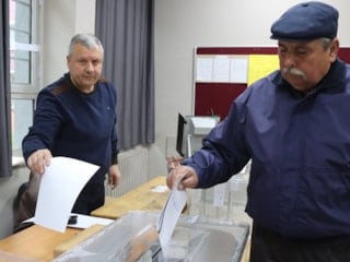 Trakya'daki çifte vatandaşlar, Bulgaristan'daki seçim için sandık başında