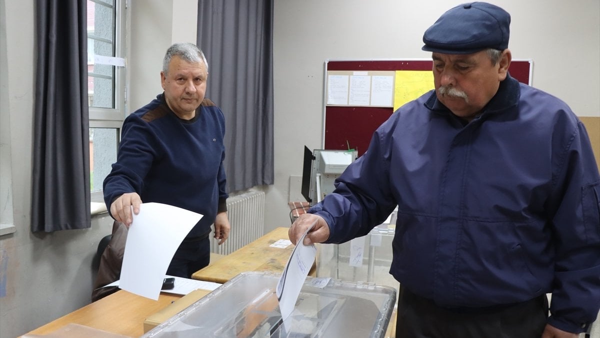 Trakya'daki çifte vatandaşlar, Bulgaristan'daki seçim için sandık başında