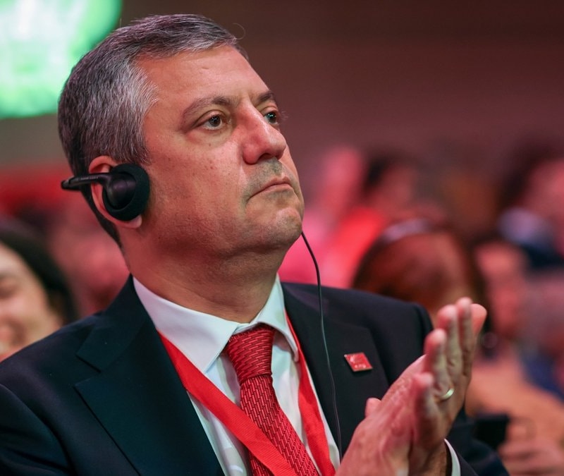 Özgür Özel, bir kez daha Türkiye'yi şikayet etti