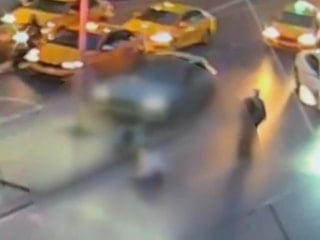 İstanbul'da kaza sonrası devrilen direğin altında kaldı: Mısırlı turist beyin kanaması geçirdi