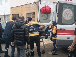 Sivas'ta eşini dört yerinden bıçaklayıp eve kilitledi