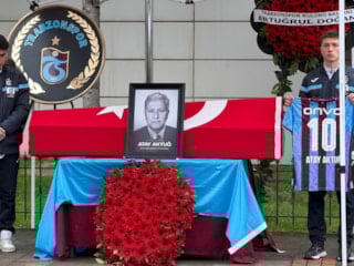 Atay Aktuğ için tören düzenlendi