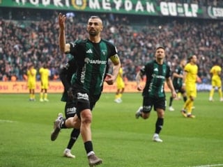 Serdar Dursun'dan minik taraftara jest