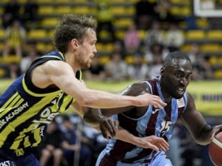 Fenerbahçe, Trabzonspor'a şans tanımadı