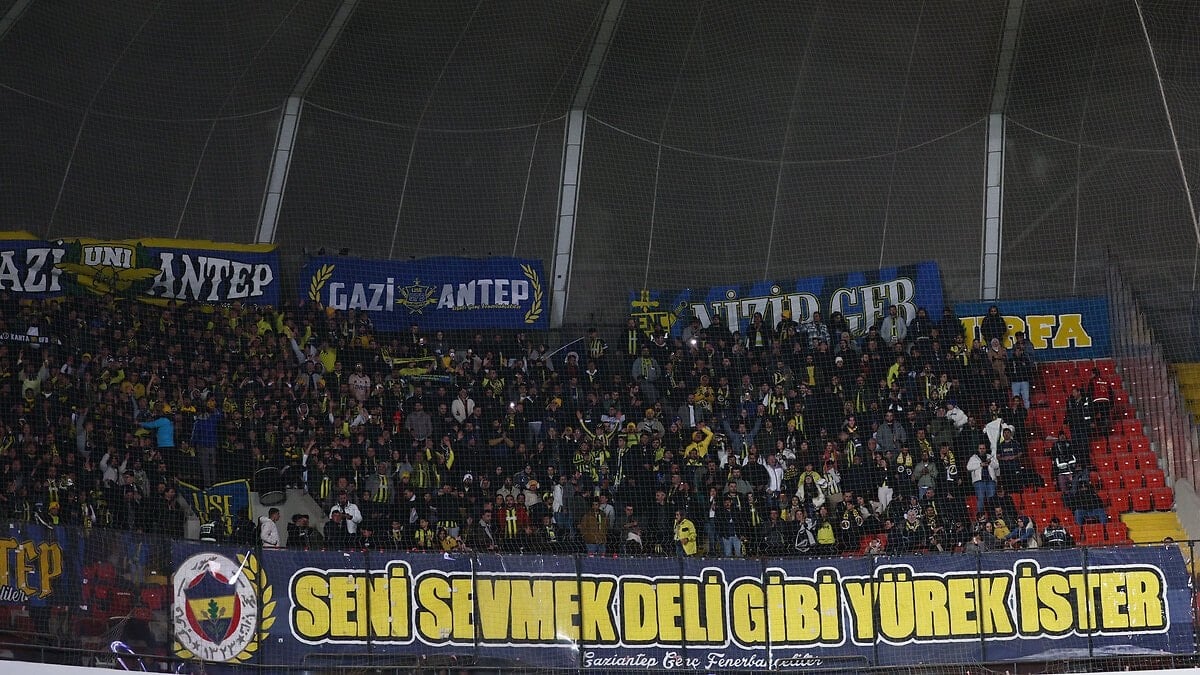 Fenerbahçe'den Galatasaray derbisinin deplasman biletleriyle ilgili bilgilendirme