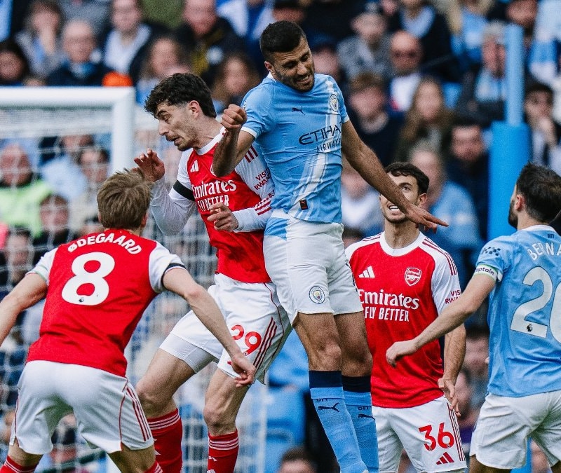 Manchester City, Arsenal'i devirdi