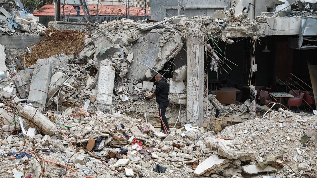 İsrail'in hedef aldığı Lübnan'ın Nebatiye kentinde büyük bir yıkım oluştu