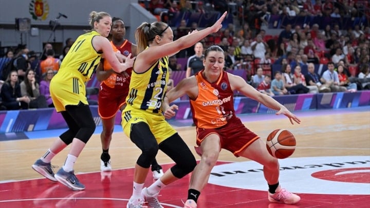 Galatasaray'ı yendiler! Fenerbahçe, 3. kez EuroLeague şampiyonu oldu
